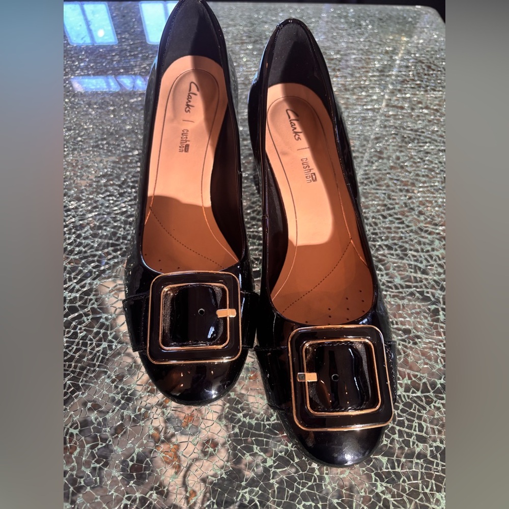 Clarks Orabella Fame Women Shoes black patent leather with gold Buckle timeless